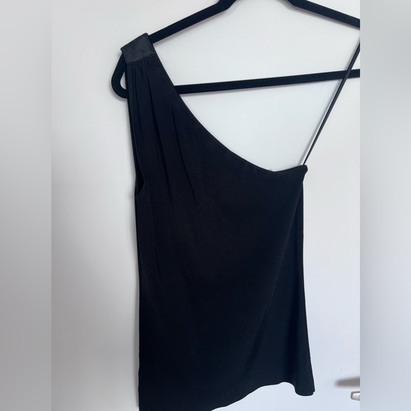 Haut noir asymétrique - Picture 3 of 3